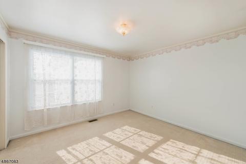47 Saxton Dr, Hackettstown, NJ 07840 photo 23