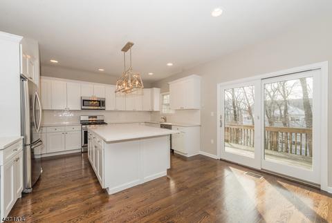 19 Summer Hill Rd, Wayne, NJ 07470 photo 2