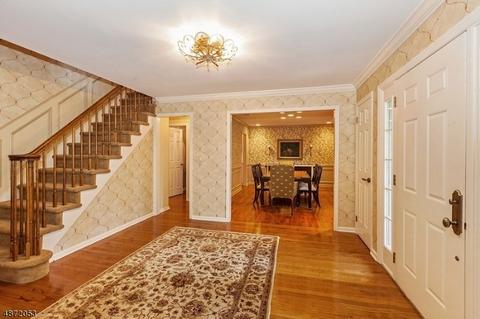 7 Hamilton Dr E, Caldwell, NJ 07006 photo 2