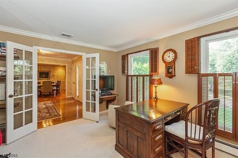 7 Hamilton Dr E, Caldwell, NJ 07006 photo 3