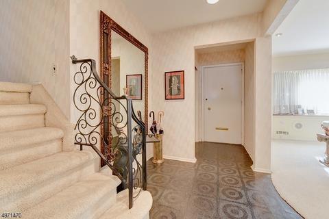 33 Janet Ln, Springfield, NJ 07081 photo 2