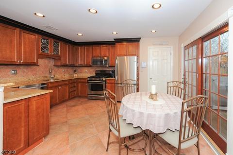 175 Warbler Dr, Wayne, NJ 07470 photo 2
