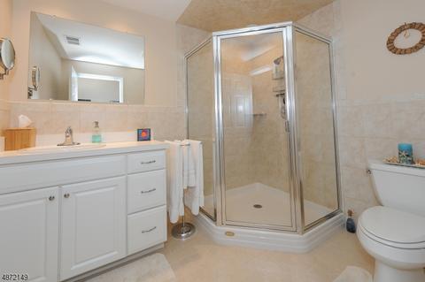 175 Warbler Dr, Wayne, NJ 07470 photo 24