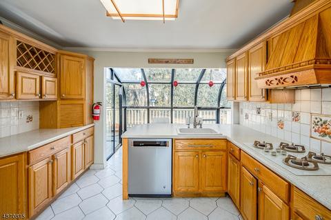 1135 Ratzer Rd, Wayne, NJ 07470 photo 7