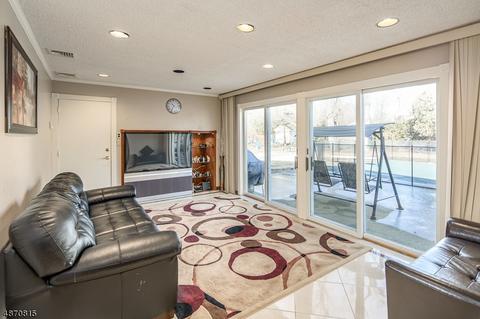 1135 Ratzer Rd, Wayne, NJ 07470 photo 12