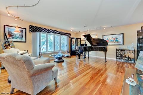 745 Walnut St, Paramus, NJ 07652 photo 3