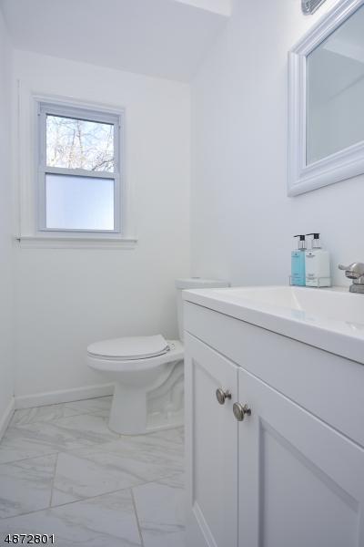 49 Kossuth Pl, Wayne, NJ 07470 photo 10