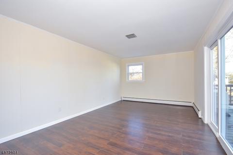 49 Kossuth Pl, Wayne, NJ 07470 photo 9