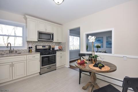 49 Kossuth Pl, Wayne, NJ 07470 photo 6