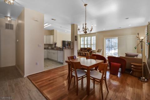 723 Firethorn Dr, Union, NJ 07083 photo 2