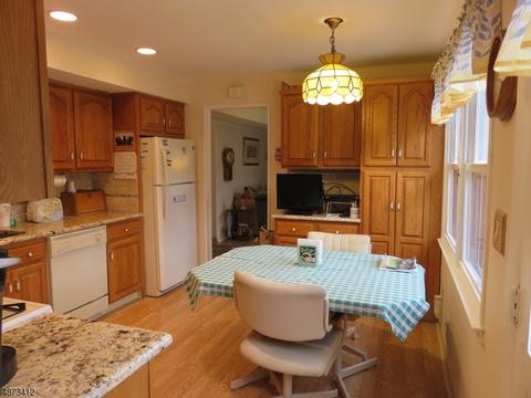 15 Kimberly Pl, Wayne, NJ 07470 photo 9