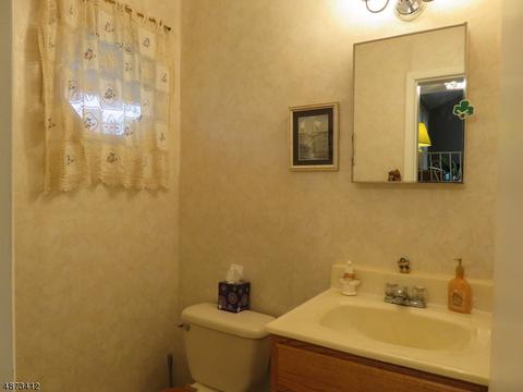 15 Kimberly Pl, Wayne, NJ 07470 photo 12
