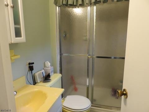 15 Kimberly Pl, Wayne, NJ 07470 photo 17