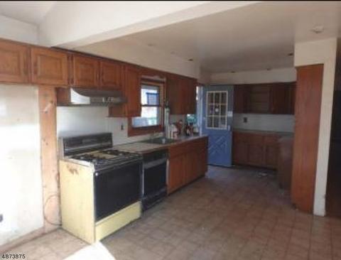 755 Terhune Dr, Wayne, NJ 07470 photo 6