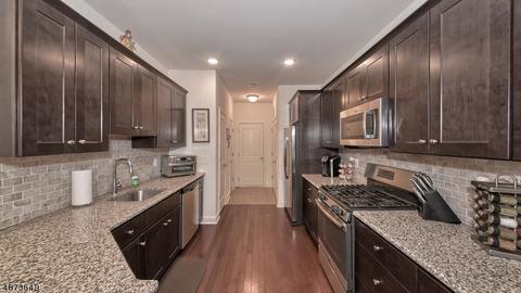 34 Elston Ct, Haskell, NJ 07420 photo 8