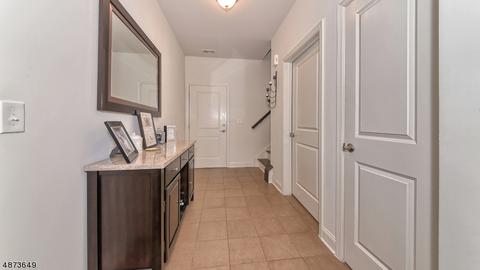 34 Elston Ct, Haskell, NJ 07420 photo 3