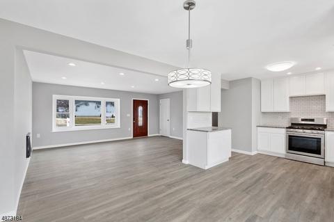 3 Lawrence Dr, Hackettstown, NJ 07840 photo 3