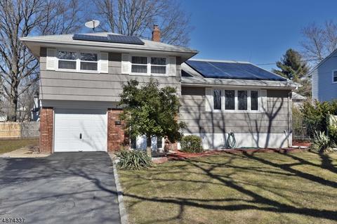11 Hemlock Dr, Paramus, NJ 07652 photo 2