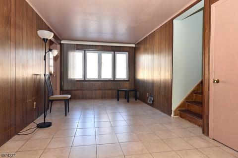 11 Hemlock Dr, Paramus, NJ 07652 photo 9