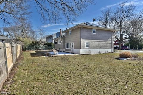 11 Hemlock Dr, Paramus, NJ 07652 photo 11