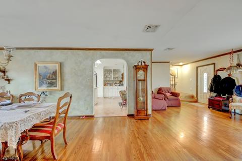 96 Willowbrook Ct, Paramus, NJ 07652 photo 6