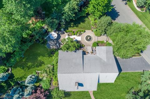 27 Tree Top Dr, Springfield, NJ 07081 photo 2