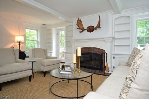 29 Locust Ln, Upper Saddle River, NJ 07458 photo 4