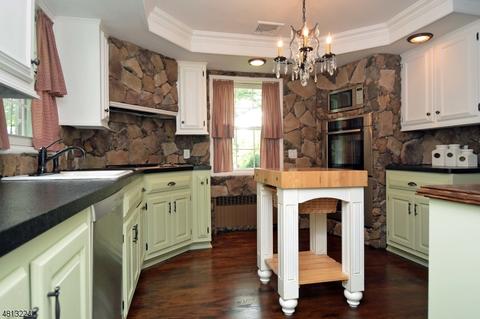 29 Locust Ln, Upper Saddle River, NJ 07458 photo 11