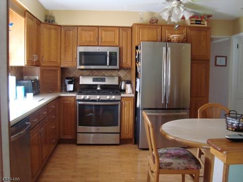 88 Webster Dr, Wayne, NJ 07470 photo 8