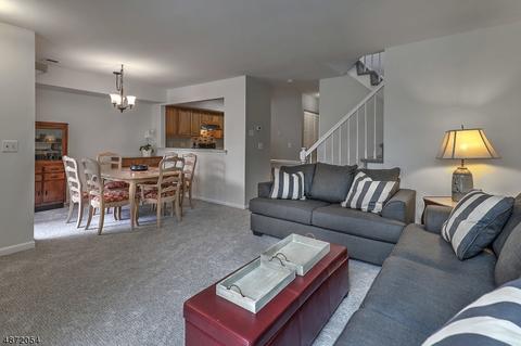 4 Evans Ct, Bedminster, NJ 07921 photo 2
