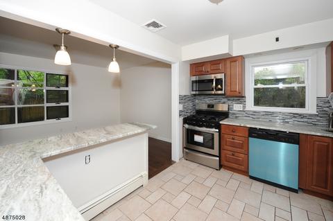465 Pines Lake Dr, Wayne, NJ 07470 photo 9