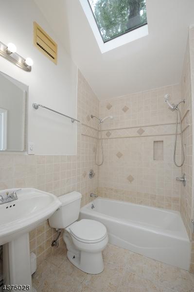 465 Pines Lake Dr, Wayne, NJ 07470 photo 11