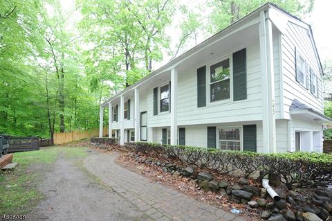 465 Pines Lake Dr, Wayne, NJ 07470 photo 1