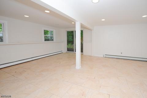 465 Pines Lake Dr, Wayne, NJ 07470 photo 15