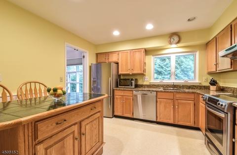 142 Hillside Ave, Berkeley Heights, NJ 07922 photo 5