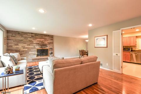 142 Hillside Ave, Berkeley Heights, NJ 07922 photo 2