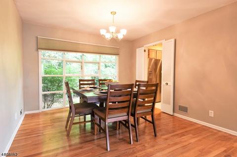 142 Hillside Ave, Berkeley Heights, NJ 07922 photo 3