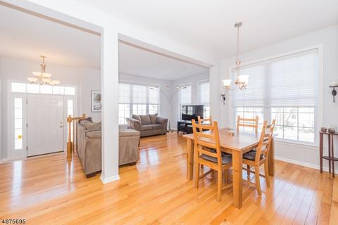 100 Arrowgate Dr, Randolph, NJ 07869 photo 2
