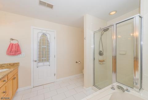 100 Arrowgate Dr, Randolph, NJ 07869 photo 15