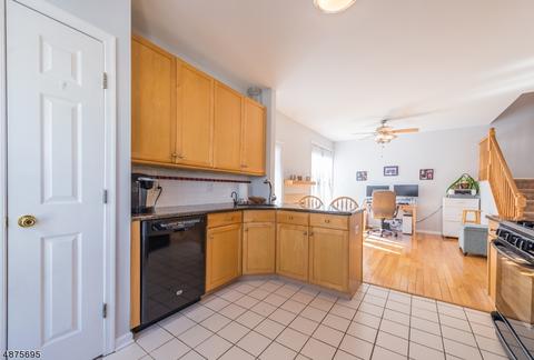100 Arrowgate Dr, Randolph, NJ 07869 photo 9