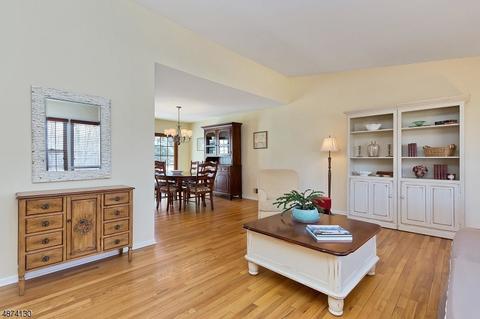 200 Sutton Dr, Berkeley Heights, NJ 07922 photo 3