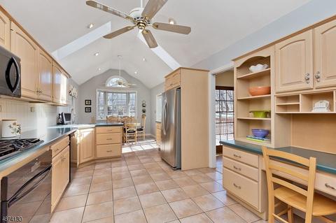 200 Sutton Dr, Berkeley Heights, NJ 07922 photo 8