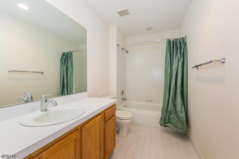 87 Butternut Dr, Wayne, NJ 07470 photo 17