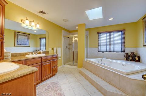 24 Dave Espie Way, Wayne, NJ 07470 photo 16