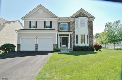 2 Carriage Rd, Hackettstown, NJ 07840 photo 1