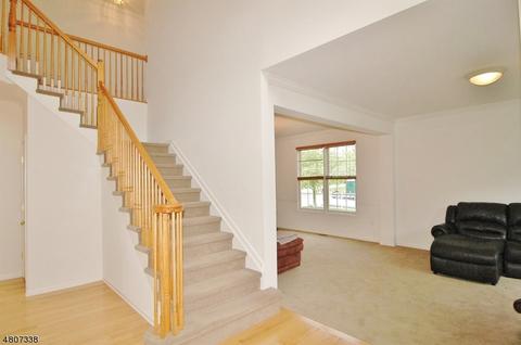 2 Carriage Rd, Hackettstown, NJ 07840 photo 4