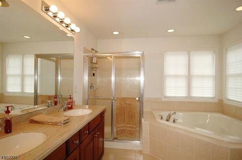 2 Carriage Rd, Hackettstown, NJ 07840 photo 16