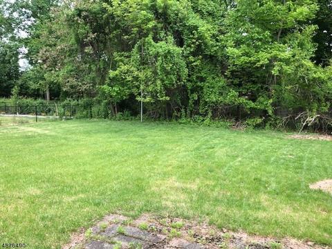343 Elmwood Dr, Paramus, NJ 07652 photo 6
