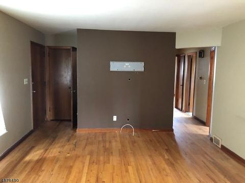 343 Elmwood Dr, Paramus, NJ 07652 photo 13