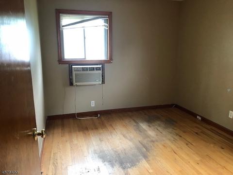 343 Elmwood Dr, Paramus, NJ 07652 photo 19